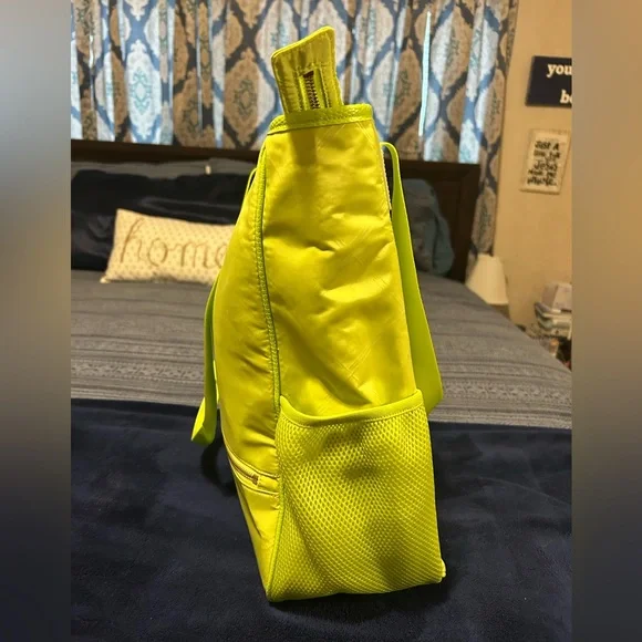 Vera Bradley Preppy Poly NoSo Tote in Citrine (Lime Green) NWT READ - Picture 5 of 9